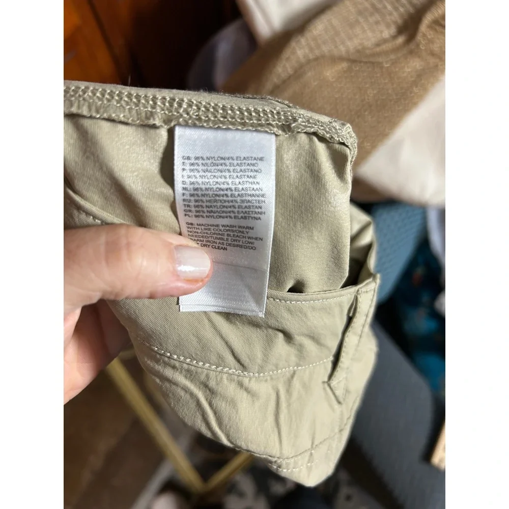 The North Face Womens Khaki Cargo Hiking Shorts Tan Size‎ 8 Nylon Stretch